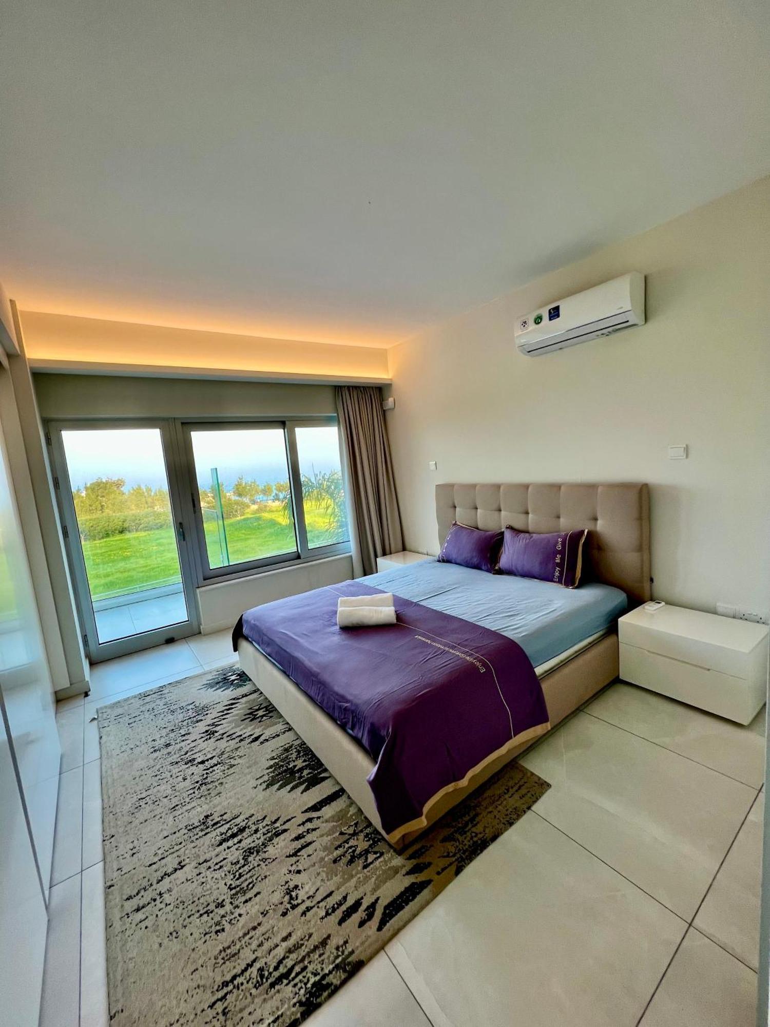 Emerald Suites Protaras Pokoj fotografie