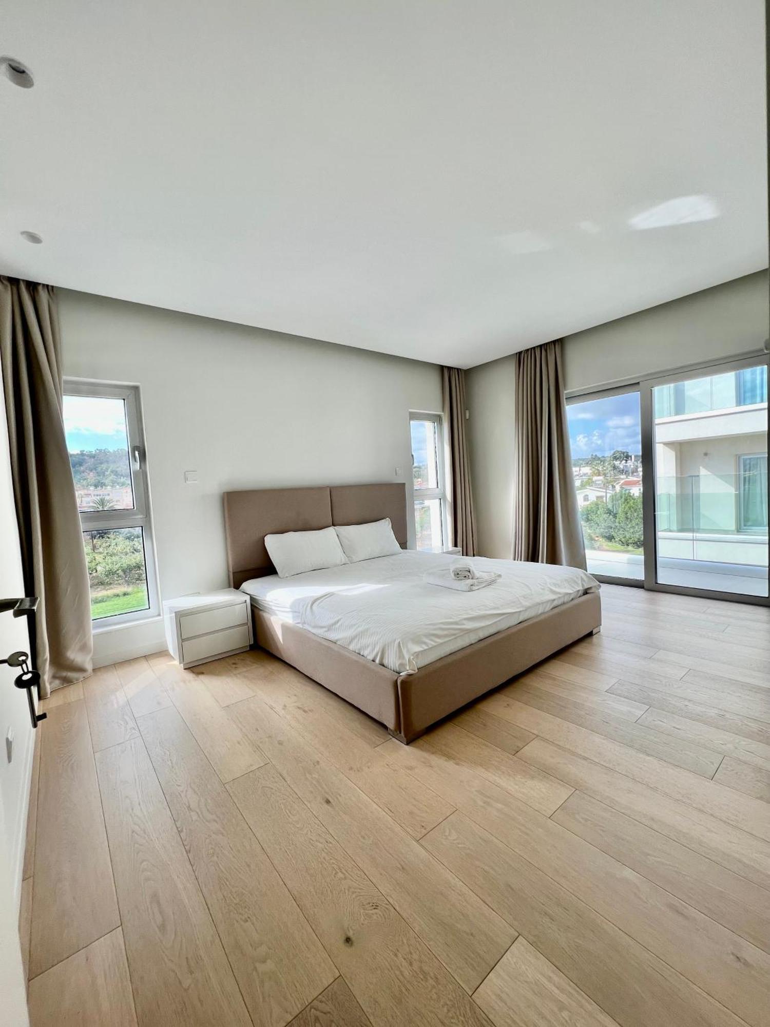 Emerald Suites Protaras Pokoj fotografie